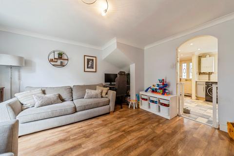 2 bedroom end of terrace house for sale, Lytham Close, Grantham