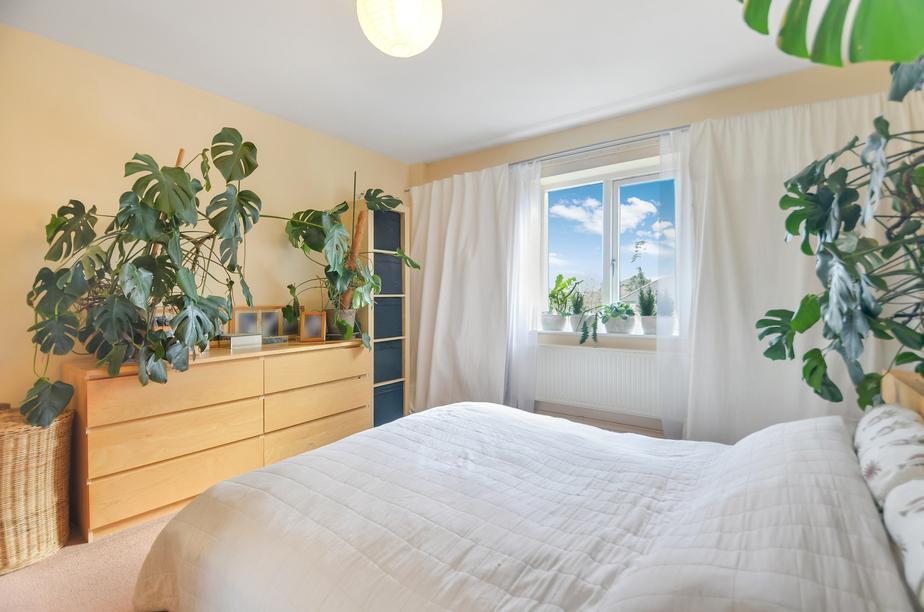 Bedroom 1 Pic (3) (7).jpg