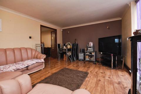 2 bedroom terraced house for sale, Lucerne Way, Romford