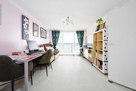 2 bedroom apartment for sale, Elvet Avenue, Romford