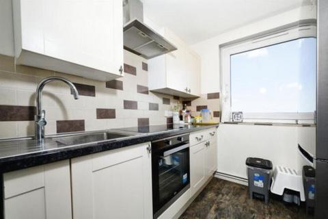 2 bedroom apartment for sale, Elvet Avenue, Romford