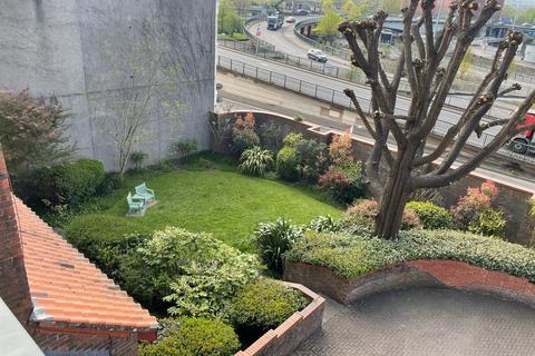 Studio for sale, Cumberland Place, Hotwells, Bristol