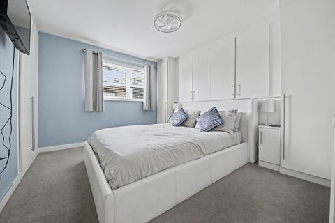 316 Hinkler Road, Southampton SO19