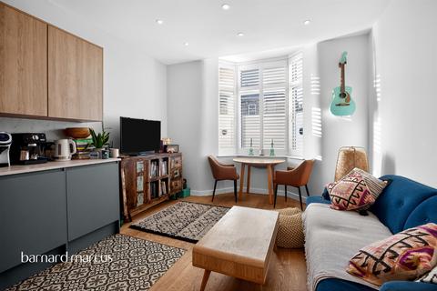 2 bedroom flat for sale - Park Road, London