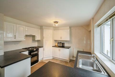 3 bedroom end of terrace house for sale, Church View, Wadworth, Doncaster