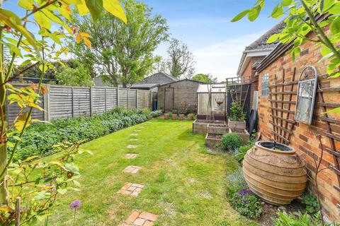2 bedroom semi-detached house for sale, Watling Street, Hockliffe, Leighton Buzzard