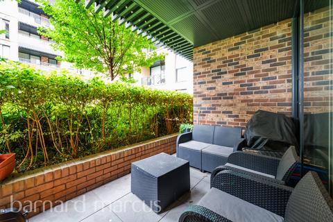 2 bedroom flat to rent, Plough Lane, LONDON