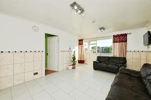 3 bedroom flat for sale, Crouchfield, Hertford