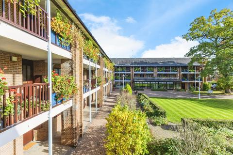 undefined, Emmbrook Court, Reading