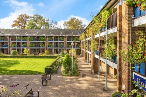 undefined, Emmbrook Court, Reading