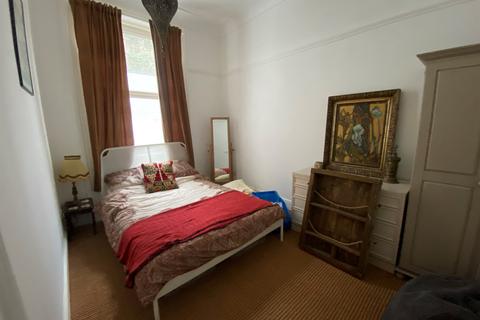 2 bedroom ground floor flat for sale, Marina, St. Leonards-On-Sea