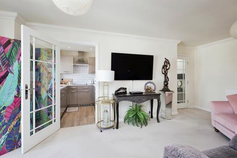 1 bedroom flat for sale, Southfields Road, Eastbourne