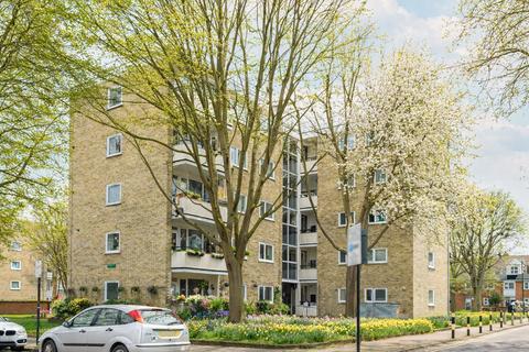 1 bedroom flat for sale, Highbury Quadrant, London N5