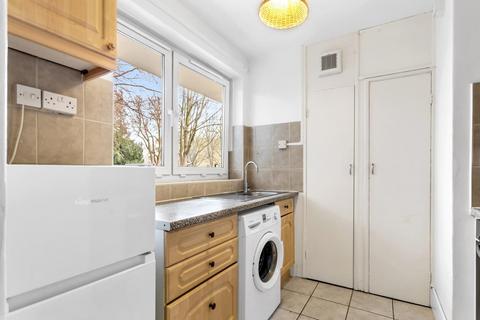 1 bedroom flat for sale, Highbury Quadrant, London N5