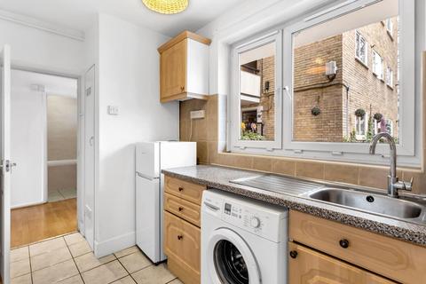 1 bedroom flat for sale, Highbury Quadrant, London N5