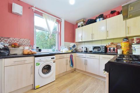 3 bedroom semi-detached house for sale, Dunninc Road, Shiregreen, Sheffield