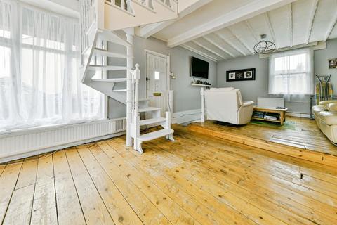 3 bedroom end of terrace house for sale, Marshgate Drive, Hertford