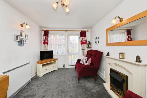 2 bedroom ground floor flat for sale, Chauncy Court, Hertford