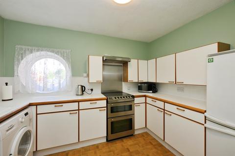 2 bedroom ground floor flat for sale, Chauncy Court, Hertford