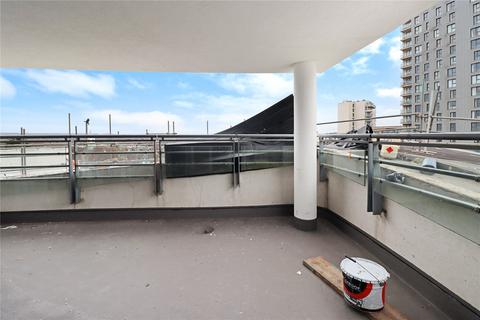2 bedroom flat for sale, Station Approach, Surrey GU22