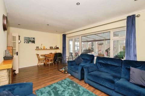 2 bedroom detached bungalow for sale, Chanctonbury Drive, Hastings