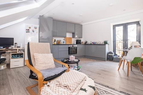 undefined, Dorien Road London SW20