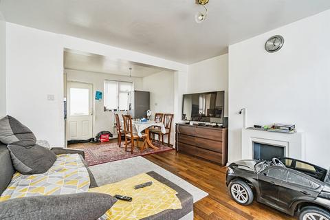 3 bedroom end of terrace house for sale, Bunns Lane, Dudley