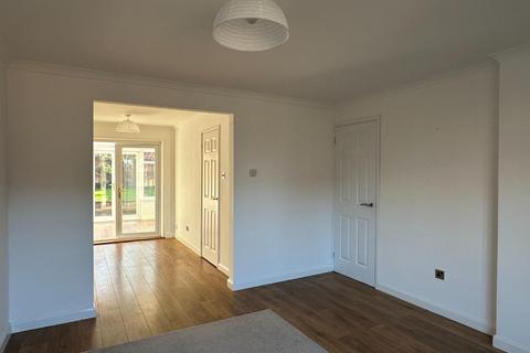 3 bedroom semi-detached house to rent, Conybeare Road, Sully