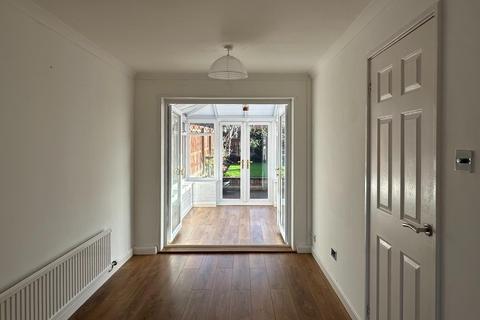 3 bedroom semi-detached house to rent, Conybeare Road, Sully