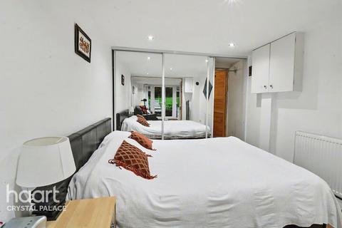 3 bedroom end of terrace house for sale, Tylney Avenue, LONDON