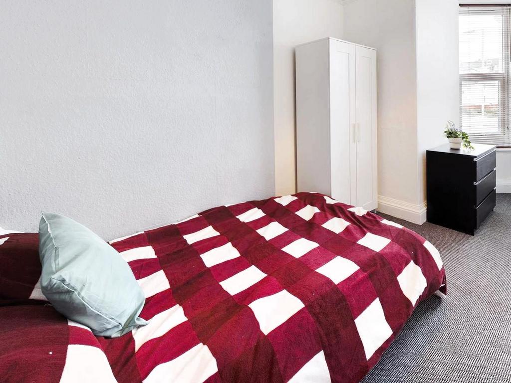 Bedroom1.jpg