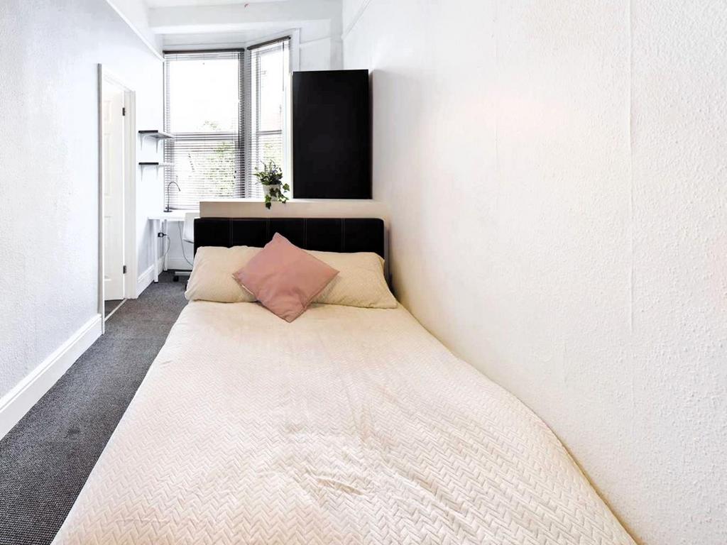 Bedroom.jpg