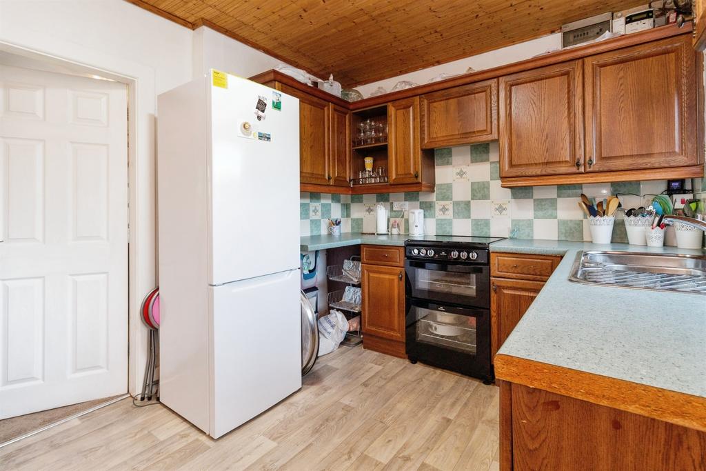Kitchen: