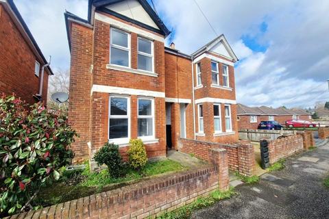 undefined, Mead Road, Hampshire SO53