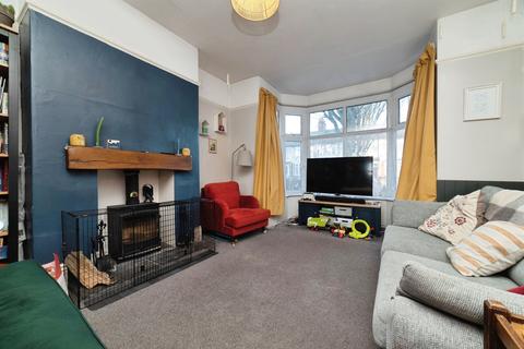 3 bedroom terraced house for sale, Desmond Avenue, Hull