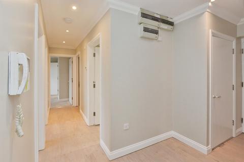 undefined, North Row, MILTON KEYNES