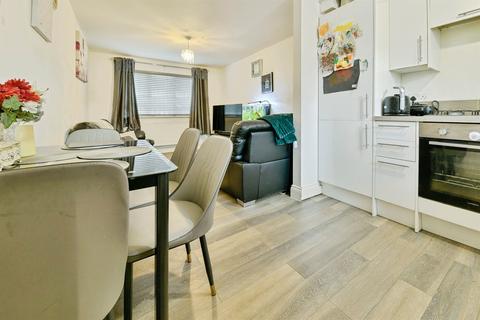 2 bedroom ground floor flat for sale, Cuttys Lane, Town Centre, Stevenage