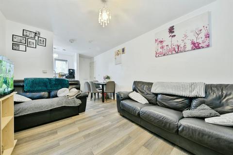 2 bedroom ground floor flat for sale, Cuttys Lane, Town Centre, Stevenage