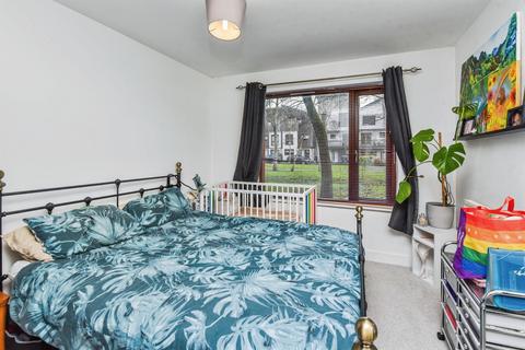 2 bedroom ground floor flat for sale, Cowleaze, Chippenham