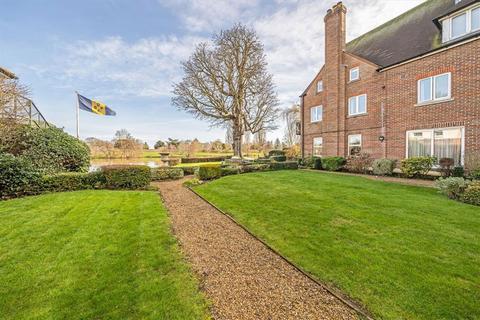 undefined, Queens Road, Thames Ditton KT7