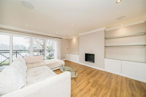 undefined, Queens Road, Thames Ditton KT7