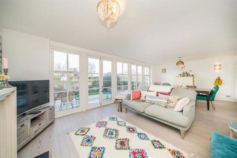 undefined, The Island, Thames Ditton KT7