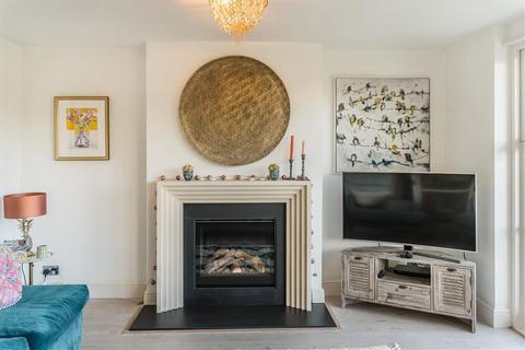 undefined, The Island, Thames Ditton KT7