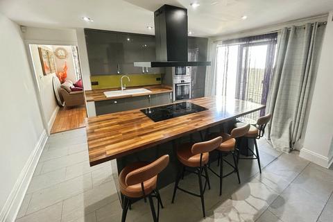 4 bedroom semi-detached house for sale, Stanton Place, Mansfield