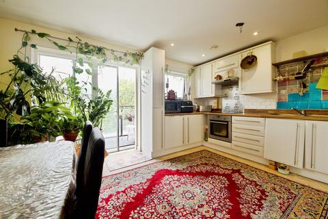3 bedroom apartment for sale, Amias Drive, Edgware