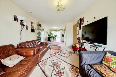 3 bedroom apartment for sale, Amias Drive, Edgware