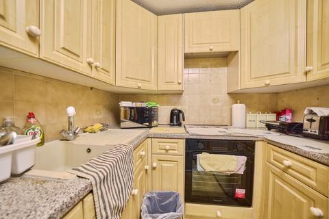 1 bedroom apartment for sale, Elstree Road, Bushey Heath, Bushey