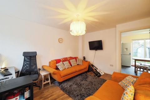 3 bedroom semi-detached house for sale, Barker Round Way, Burton-On-Trent DE14