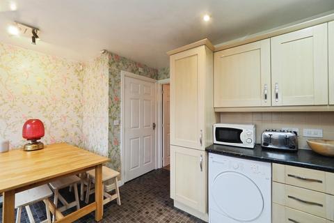 3 bedroom semi-detached house for sale, Barker Round Way, Burton-On-Trent DE14