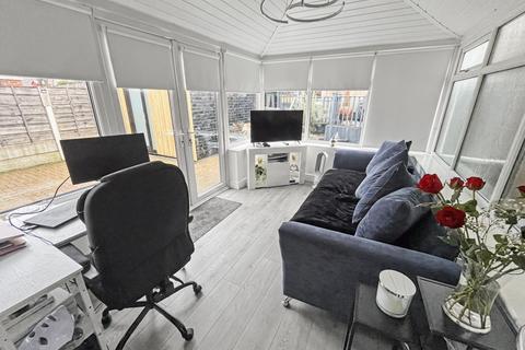 3 bedroom semi-detached house for sale, Leyton Drive, Bury, BL9